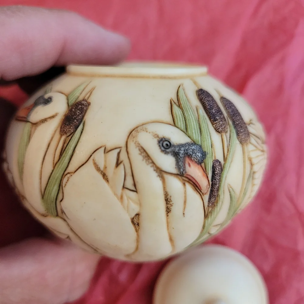 Jardinia Swan Song Trinket Box by Martin Perry Studios 2003 ~ Pretty 3D Imagery - Picture 7 of 15